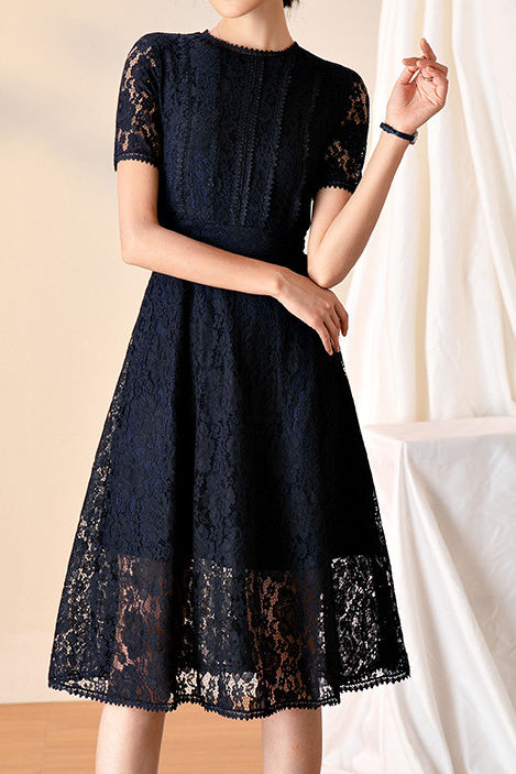 Stylisches und elegantes Spitzenkleid