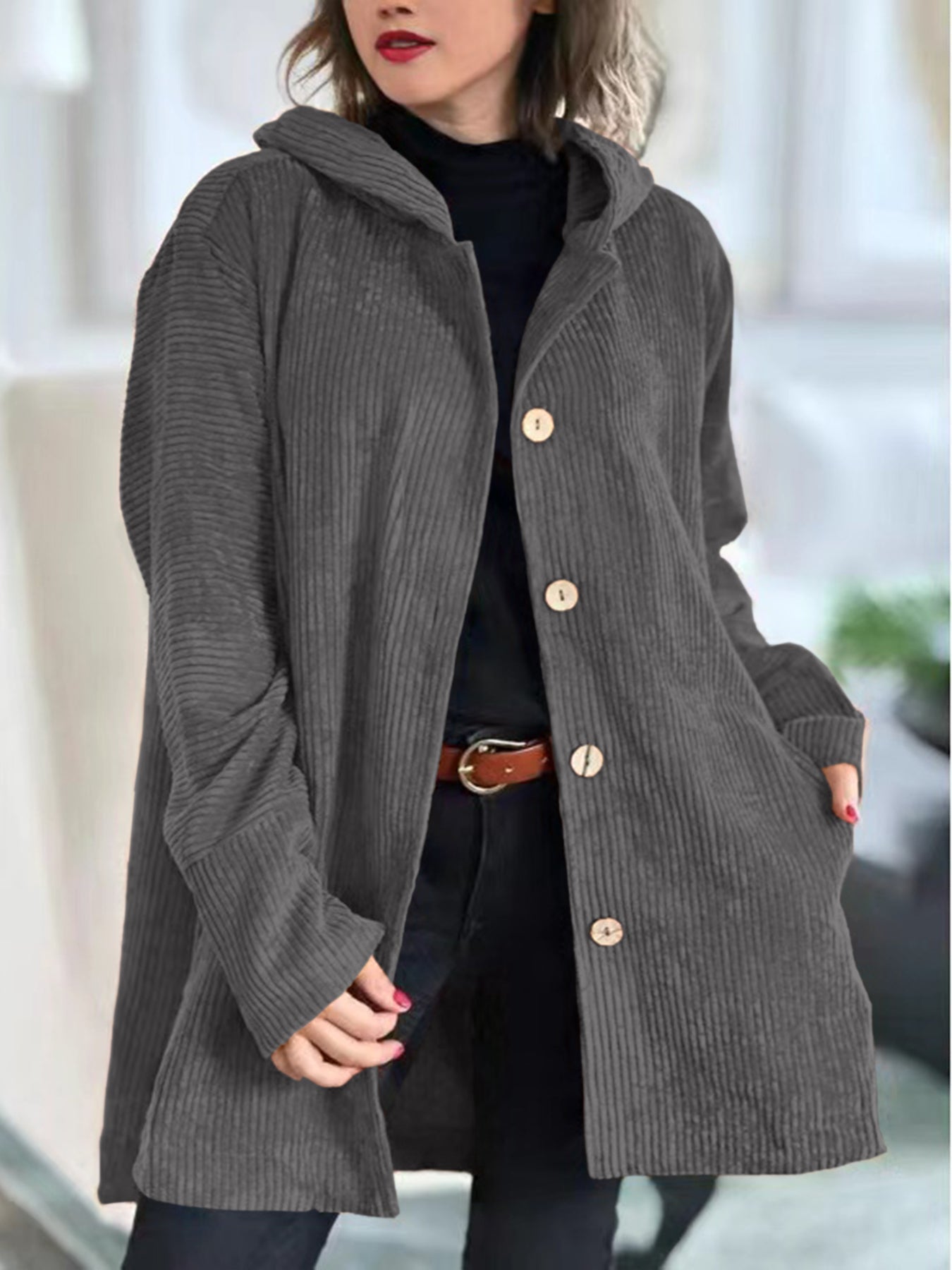 Ellen | Jacke mit Knöpfen und Kapuze