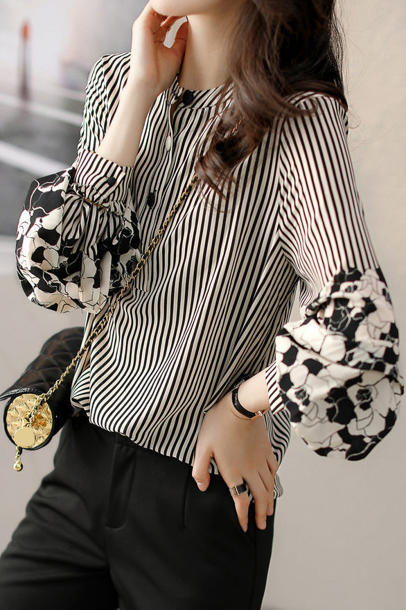 Gestreiftes Hemd mit Laternenärmeln, das schlank macht und vielseitig kombinierbar ist