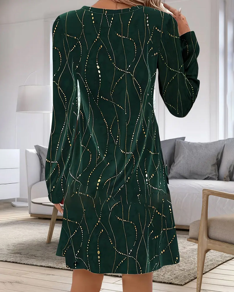 Kleid mit V-Ausschnitt und linearem Druck