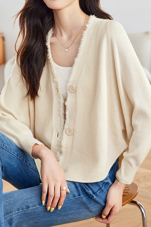 Lässiger Cardigan mit Batwing-Ärmeln und Fransen