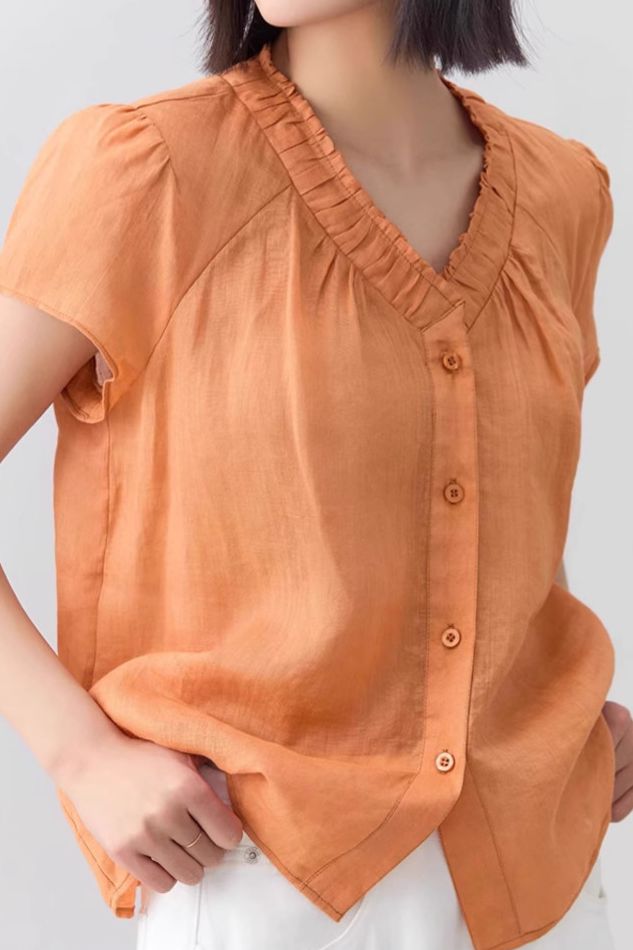 Lässiges V-Ausschnitt, gathered lockeres Hemd.
