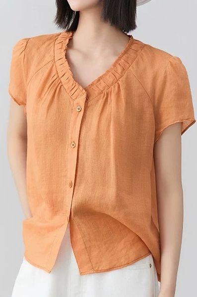 Lässiges V-Ausschnitt, gathered lockeres Hemd.