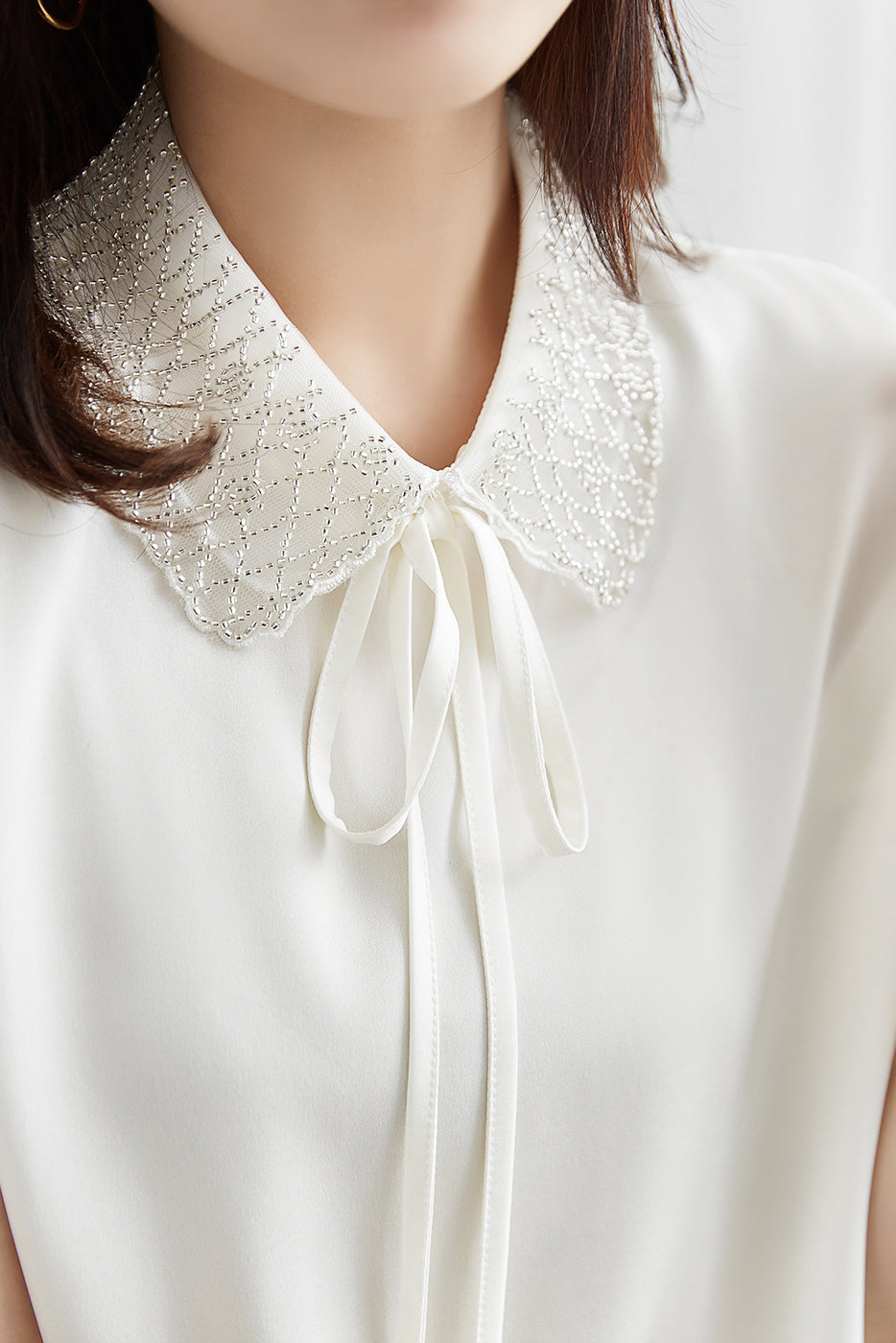 Doppelt flacher Kragen mit Schleife Bluse - 2 Farben verfügbar