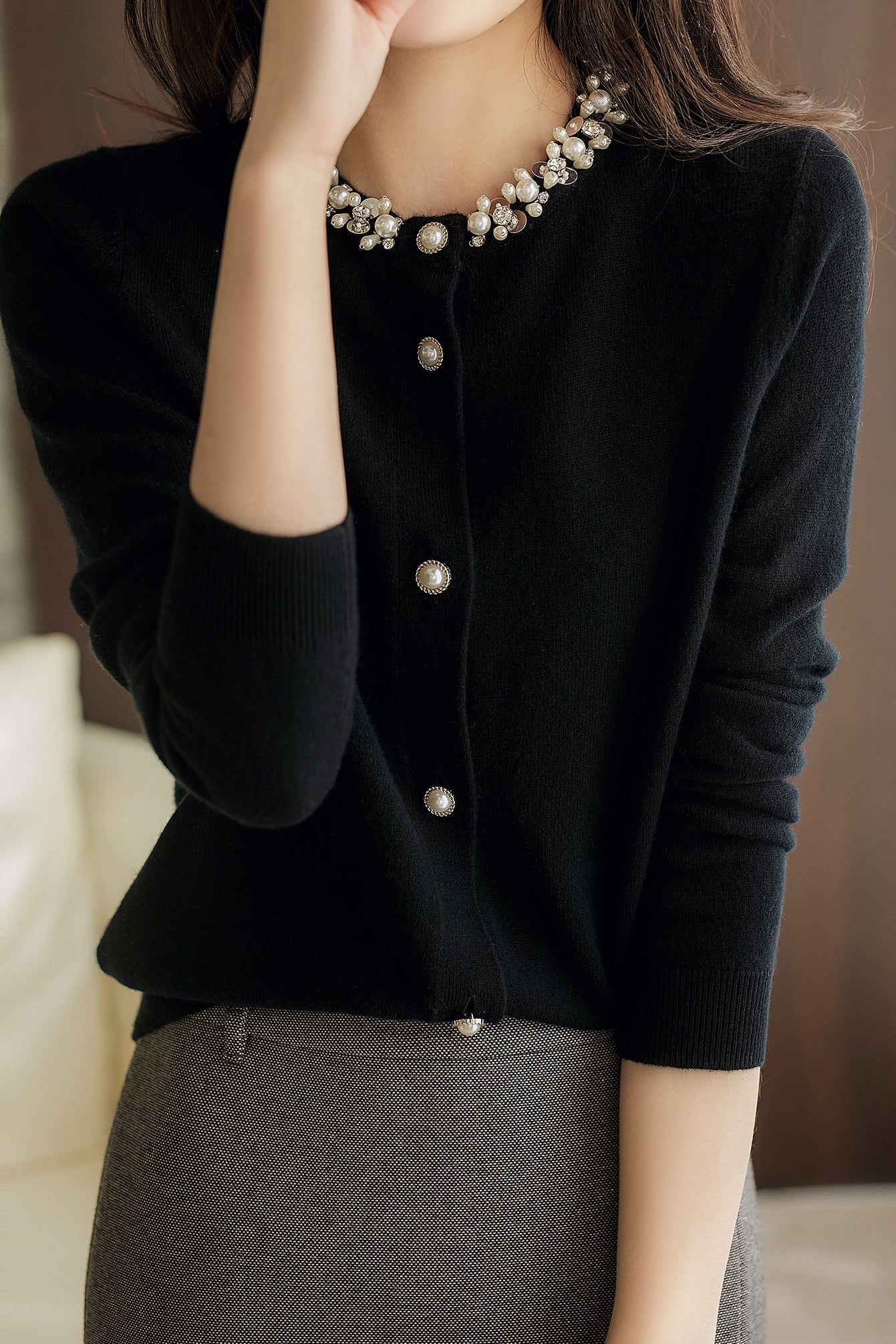 Eleganter mit Perlen dekorierter Cardigan