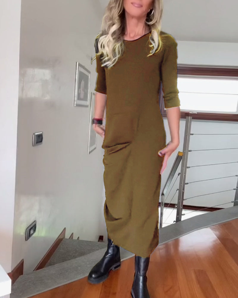 Elegantes, plissiertes Kleid mit Rundhalsausschnitt in einfarbig