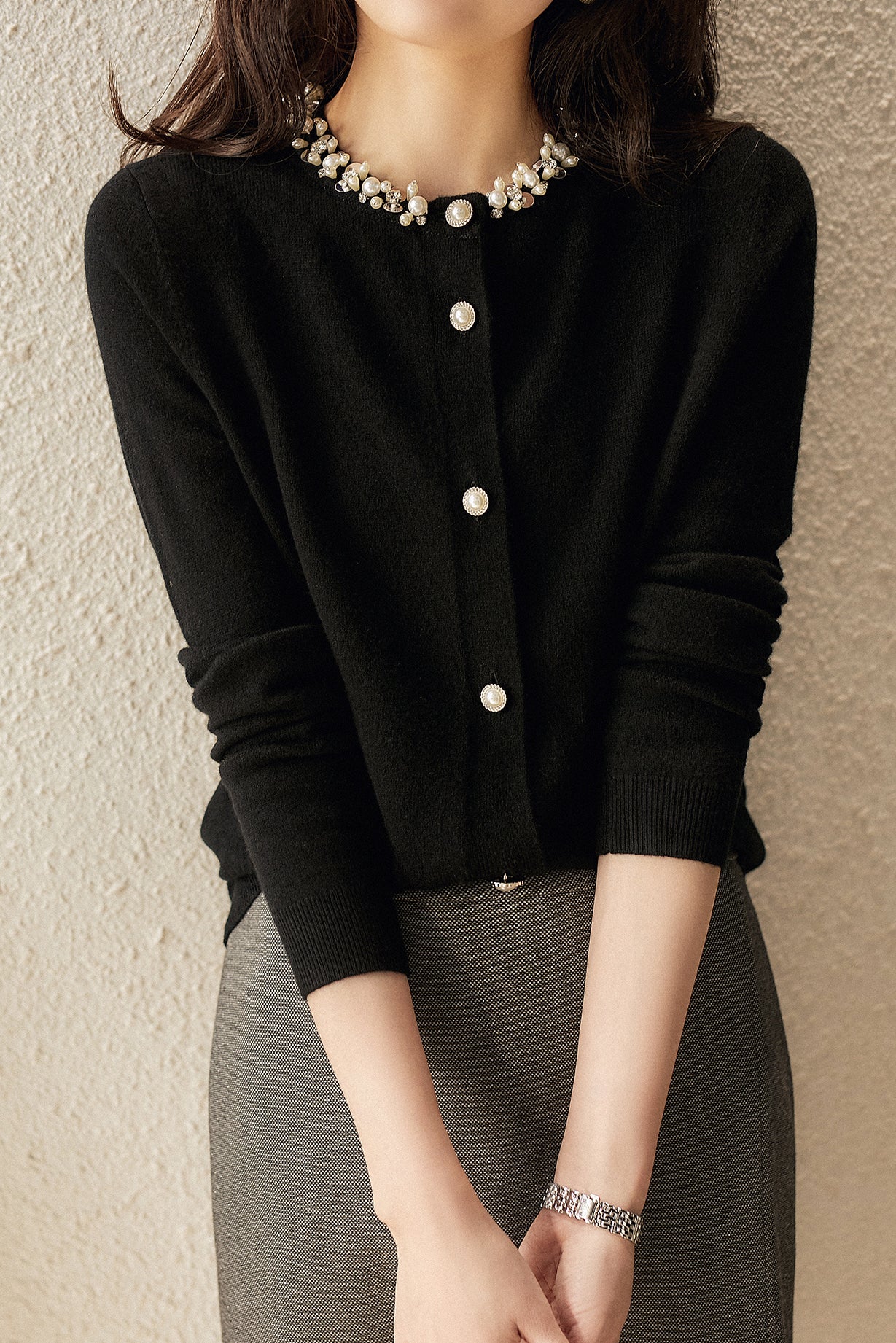 Eleganter mit Perlen dekorierter Cardigan