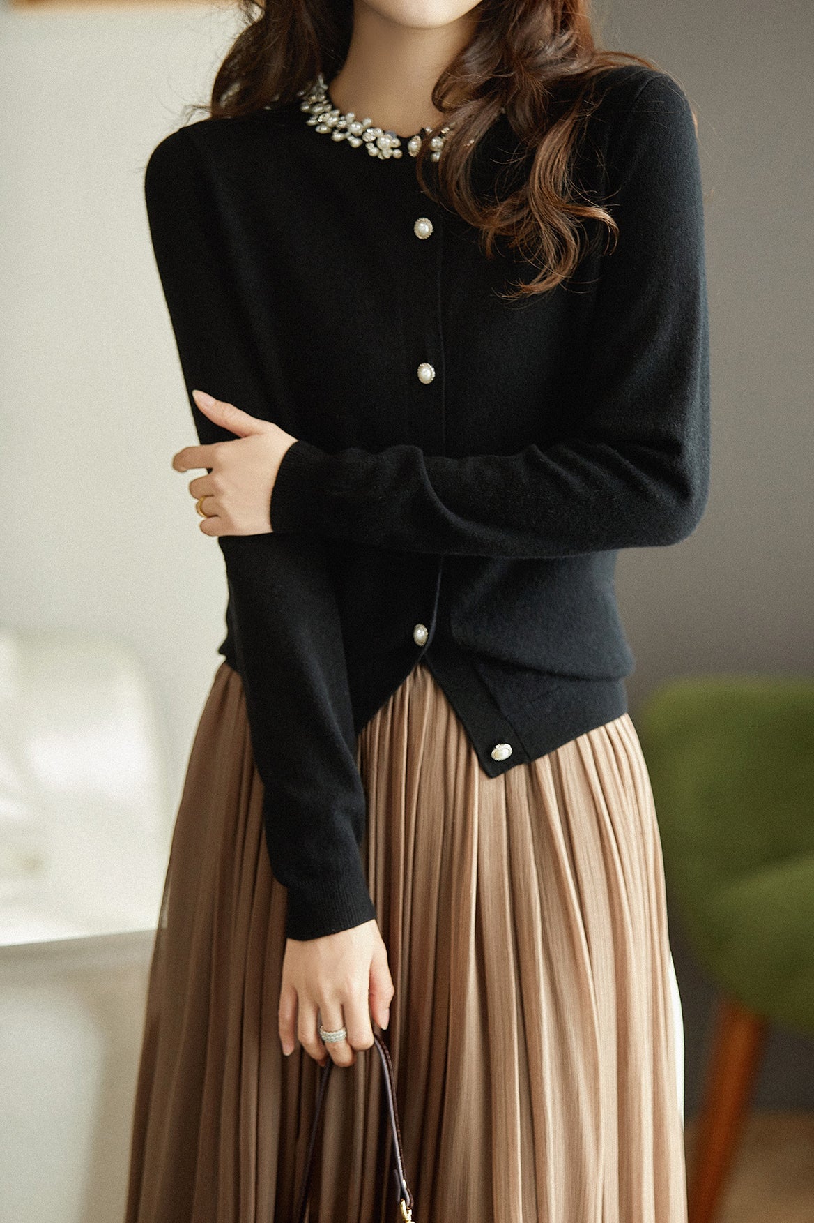 Eleganter mit Perlen dekorierter Cardigan