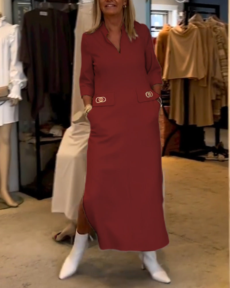 Einfarbiges Kleid mit 3/4-Ärmeln und Schlitz