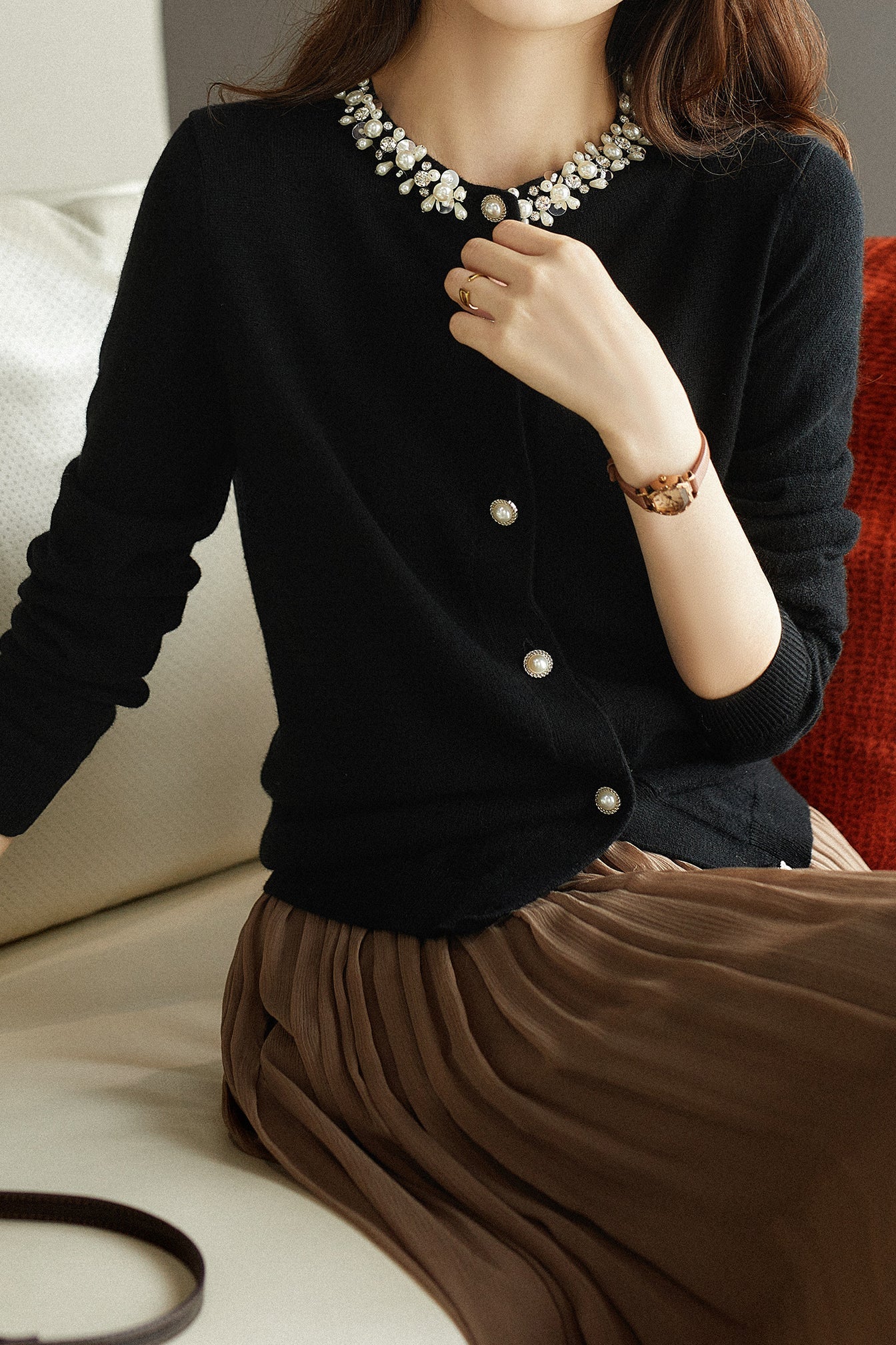 Eleganter mit Perlen dekorierter Cardigan