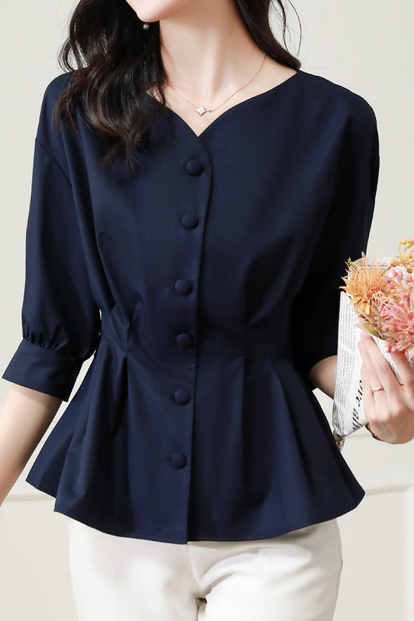 Elegantes Büro Hemd mit sieben Ärmeln und taillierendem Faltenwurf