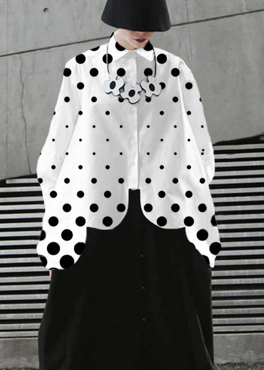 Elegante weiße Baumwollkleidung für Frauen mit asymmetrischem Saum Sommerhemden