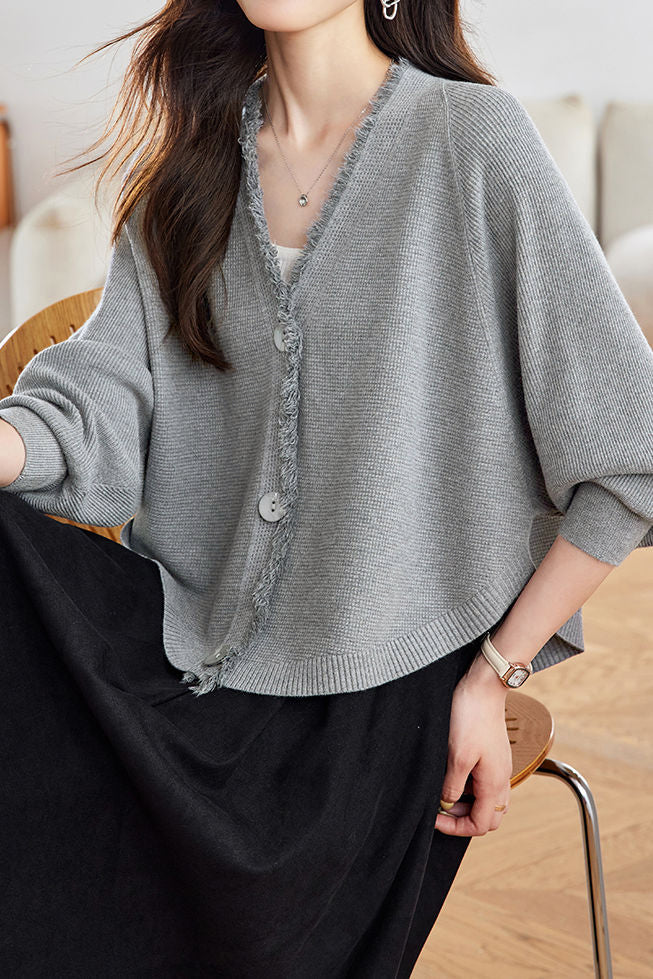 Lässiger Cardigan mit Batwing-Ärmeln und Fransen