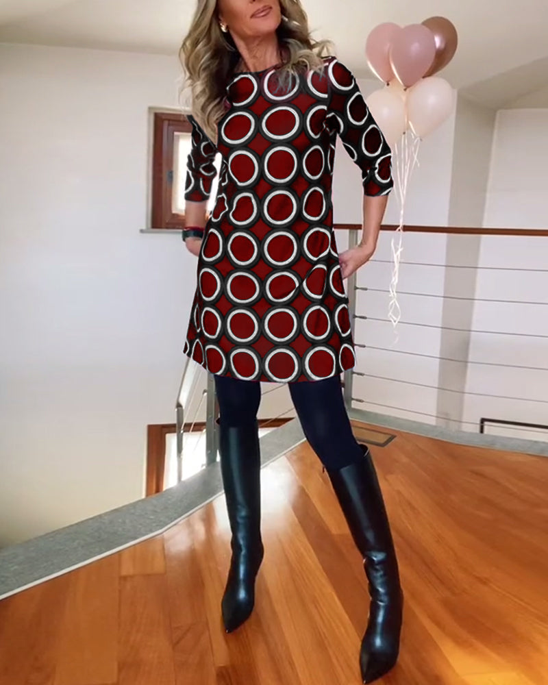 Lässiges Kleid mit Rundhalsausschnitt und Kreisdruck