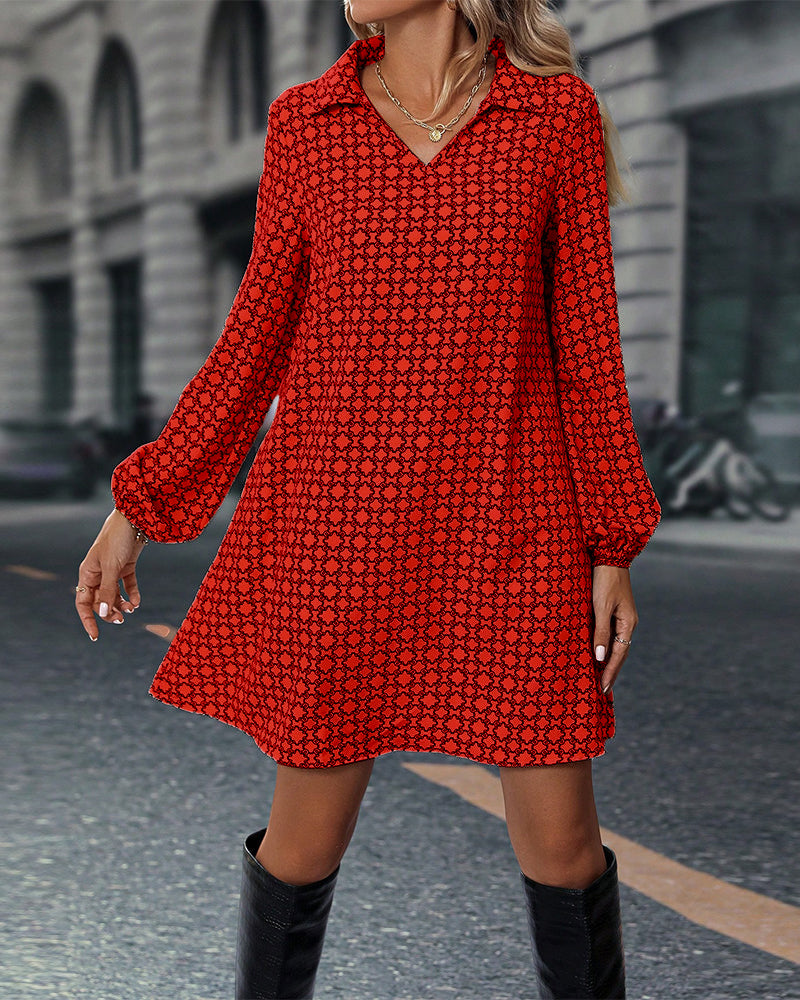 Langärmliges Druckkleid mit Revers