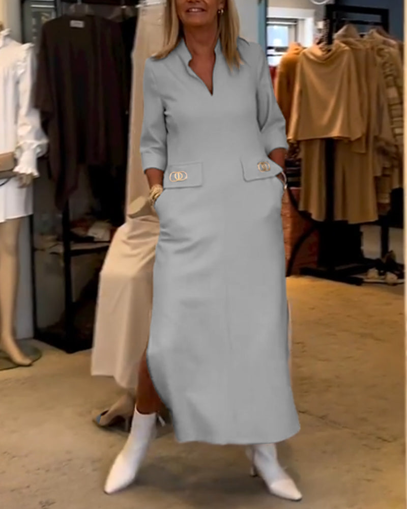 Einfarbiges Kleid mit 3/4-Ärmeln und Schlitz