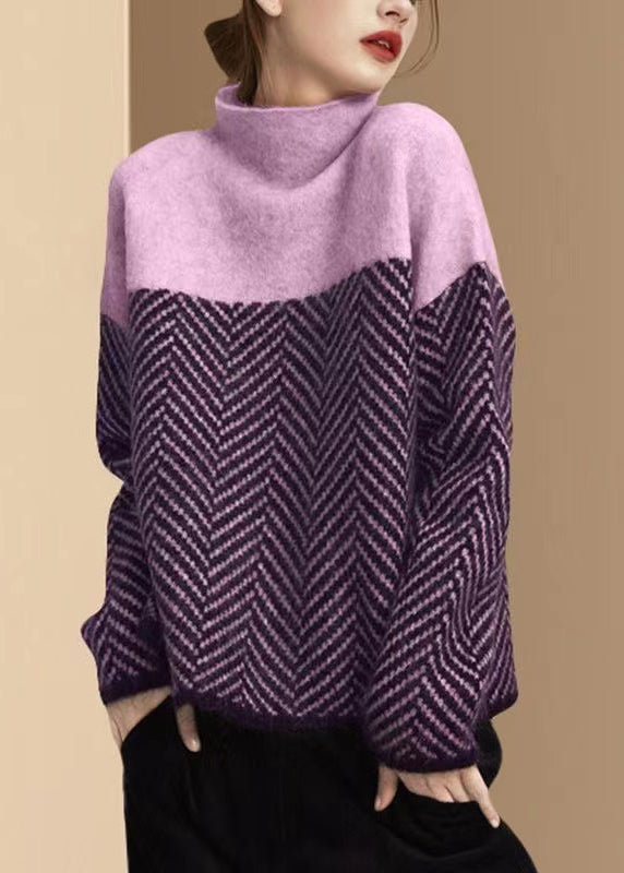 Der Lila Pullover — Gemütliches Chevron