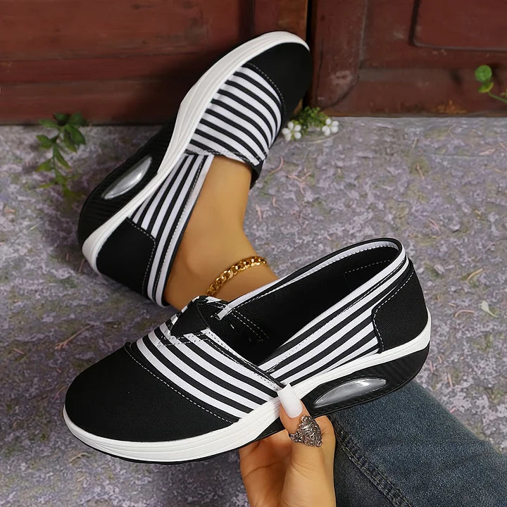 Sofia- Bequeme orthopädische Schlupf Auf Turnschuh Mit Streifen