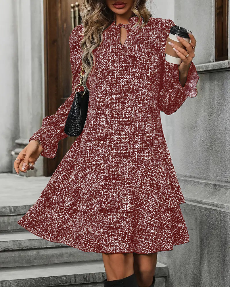 Elegantes Kleid mit Schlagärmeln gestreift