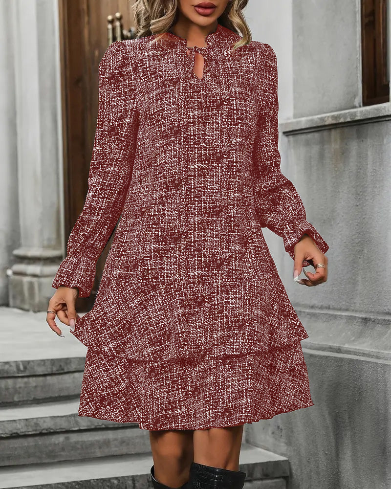 Elegantes Kleid mit Schlagärmeln gestreift