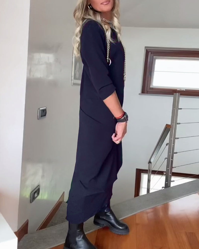 Elegantes, plissiertes Kleid mit Rundhalsausschnitt in einfarbig