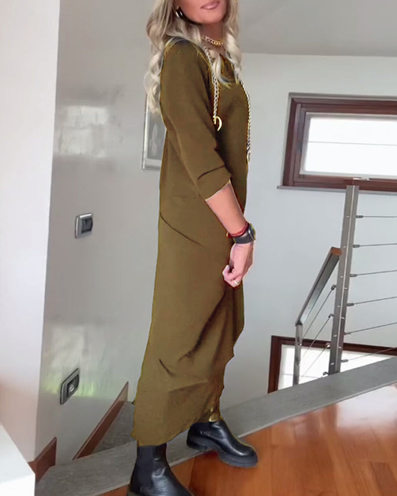 Elegantes, plissiertes Kleid mit Rundhalsausschnitt in einfarbig