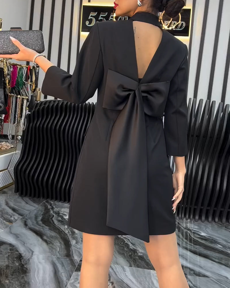 Doppelknopf-Fliege Kleid