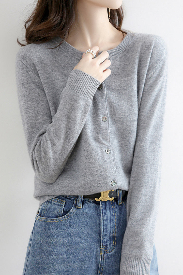 Rundhals Wollstrick-Cardigan - 12 Farben erhältlich