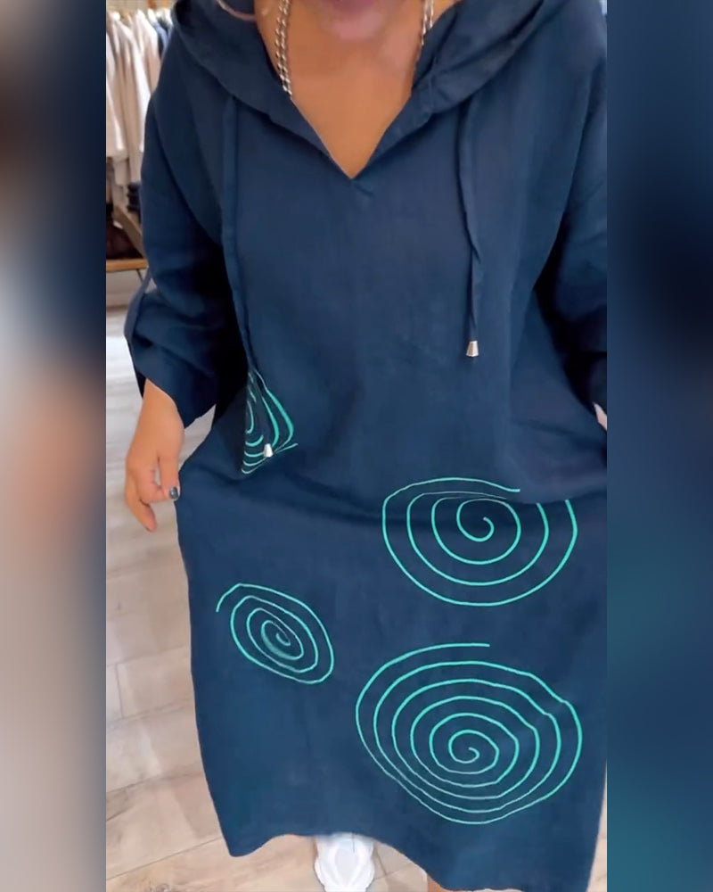 Langärmliges Kapuzenkleid Groß