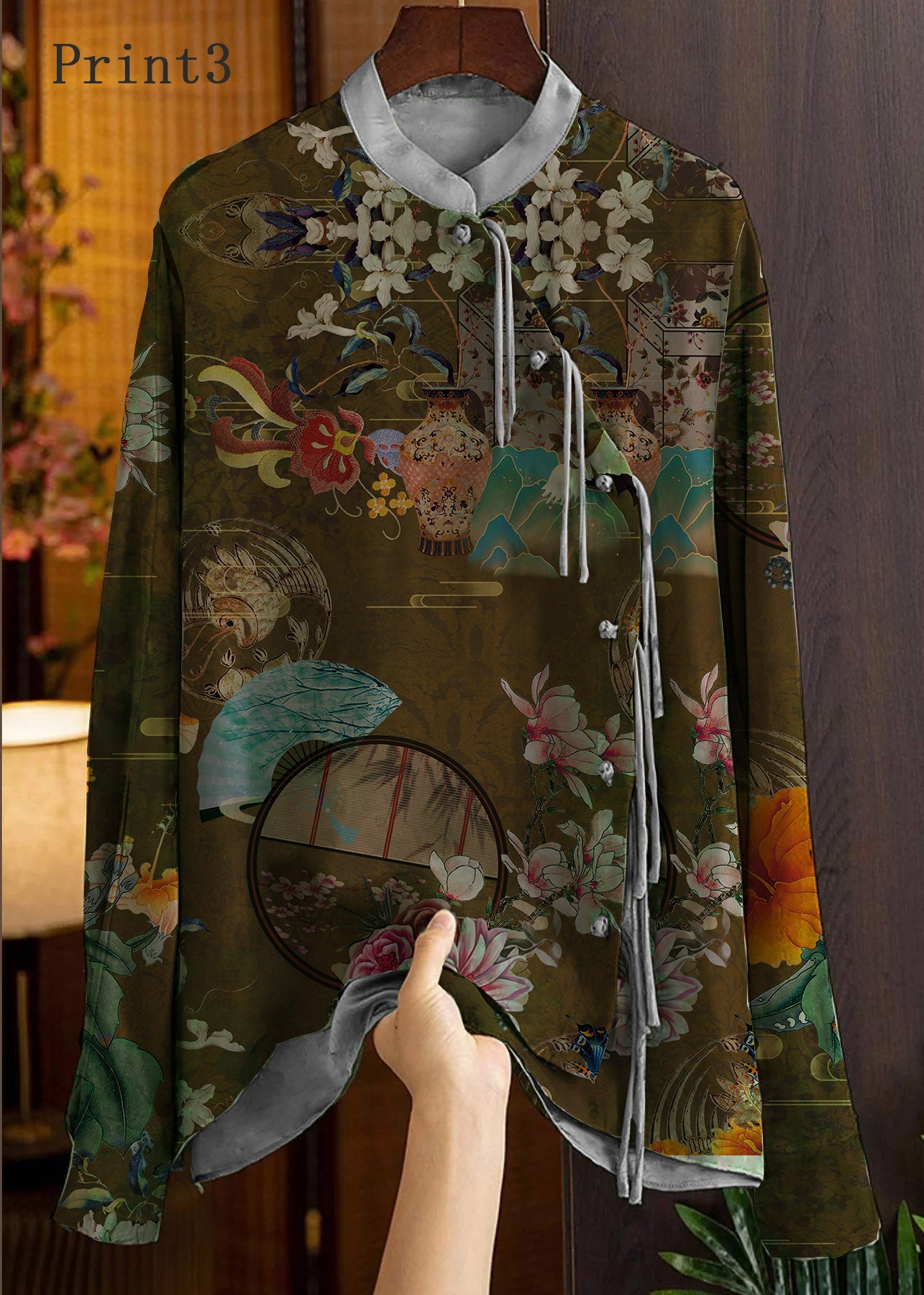 Schöne grüne Mandarin-Kragen Button-Print Seidenbluse Top Frühling