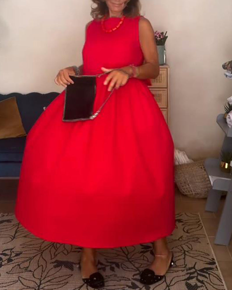 Rückenfreies Kleid mit Fliege