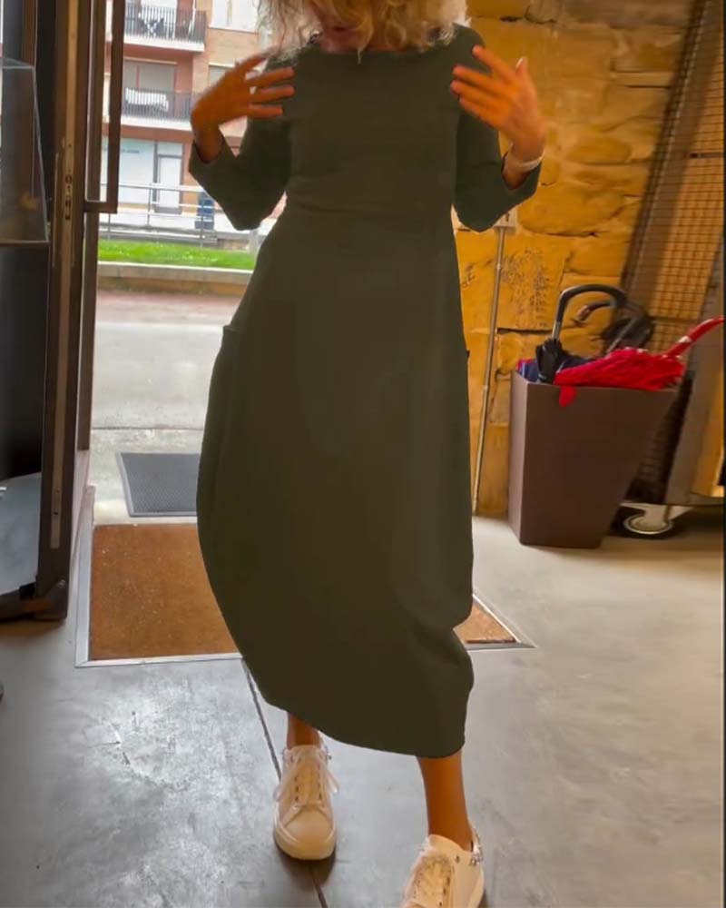 Einfarbiges Kleid mit Rundhalsausschnitt, langen Ärmeln und Tasche