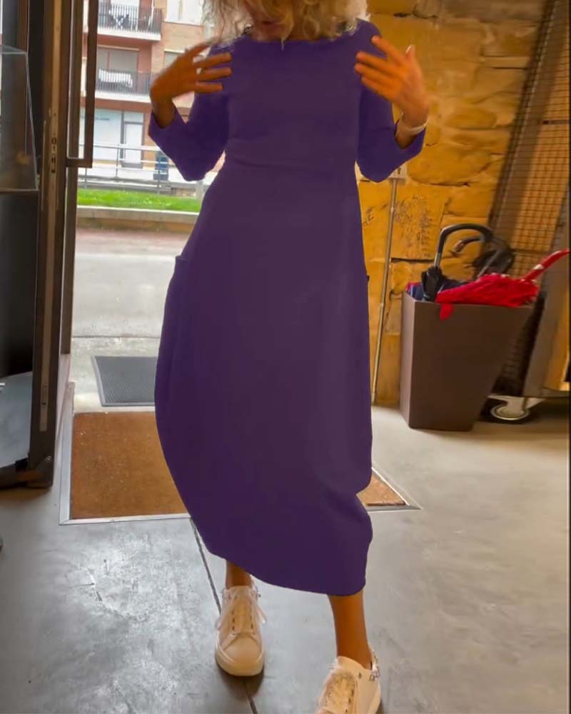 Einfarbiges Kleid mit Rundhalsausschnitt, langen Ärmeln und Tasche