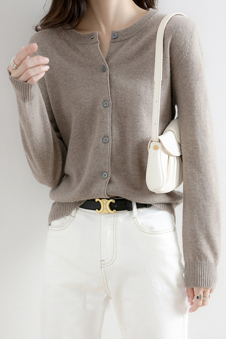 Rundhals Wollstrick-Cardigan - 12 Farben erhältlich