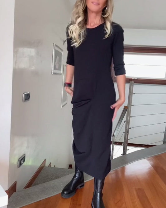 Elegantes, plissiertes Kleid mit Rundhalsausschnitt in einfarbig