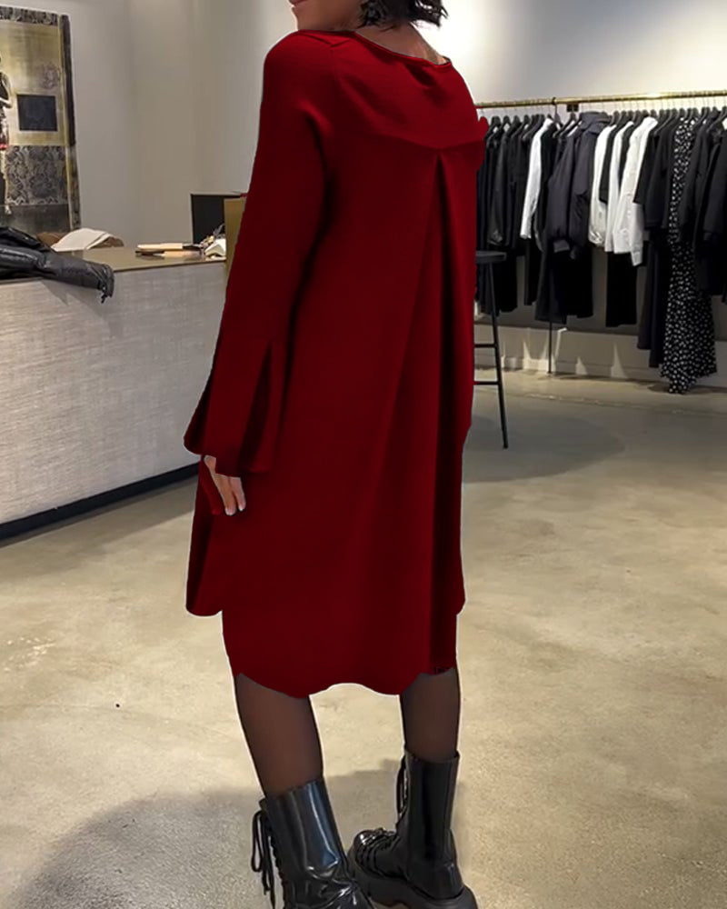 Einfarbiges Kleid mit Ausgestellten Ärmeln und Raffung