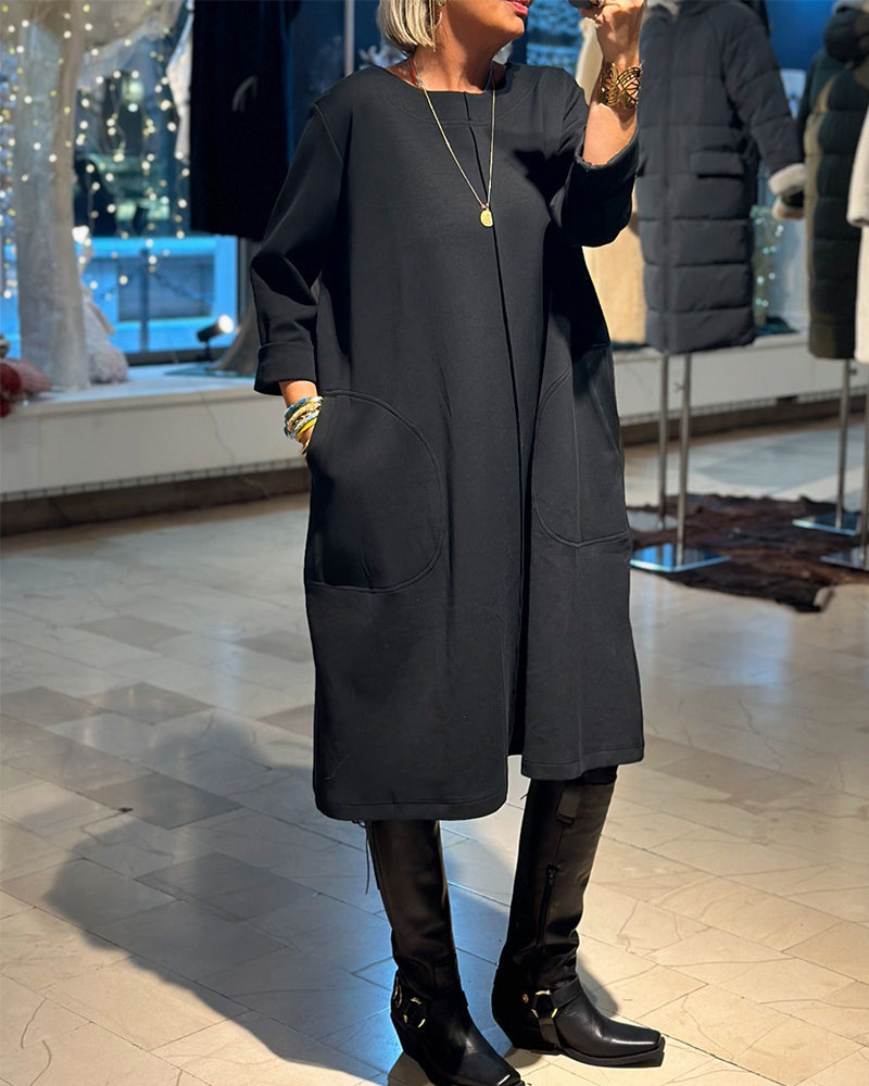 Lässiges, einfarbiges Kleid mit Rundhalsausschnitt und Tasche