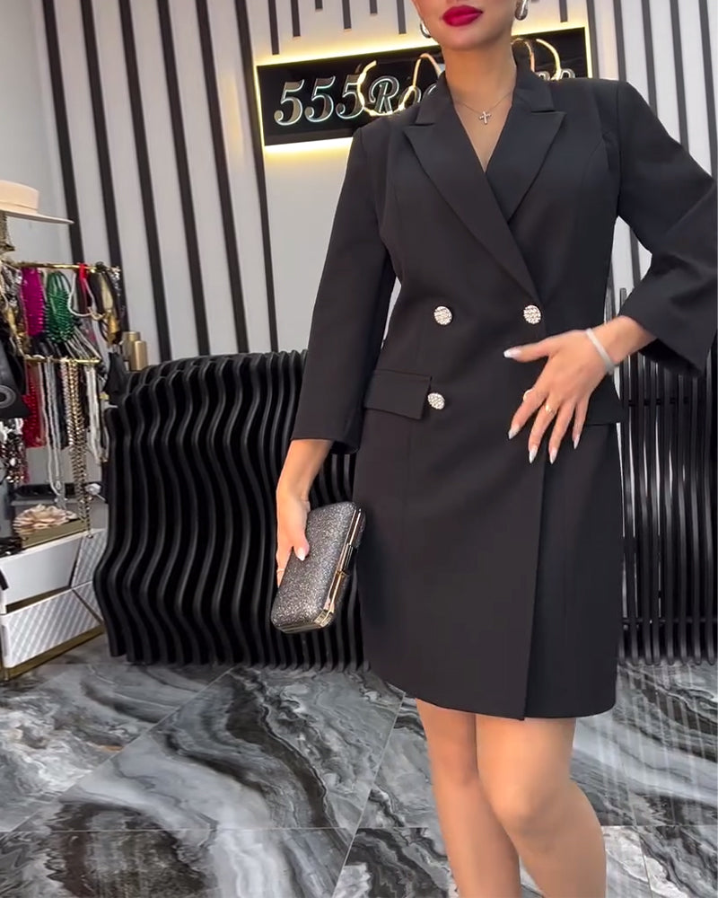 Doppelknopf-Fliege Kleid