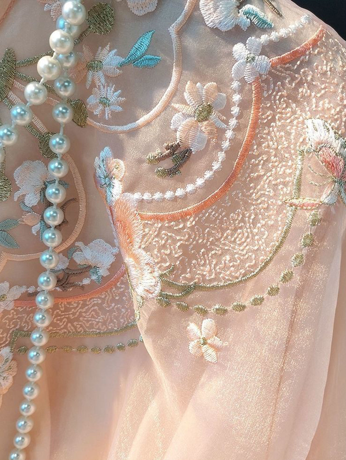 Elegantes Lotus-Pink Floral Stickerei Mock Neck Fog Knopf 3/4 Ärmel Lockeres Shirt