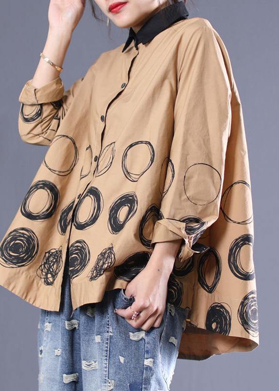 DIY Patchwork-Shirts mit schwarzen Punkten