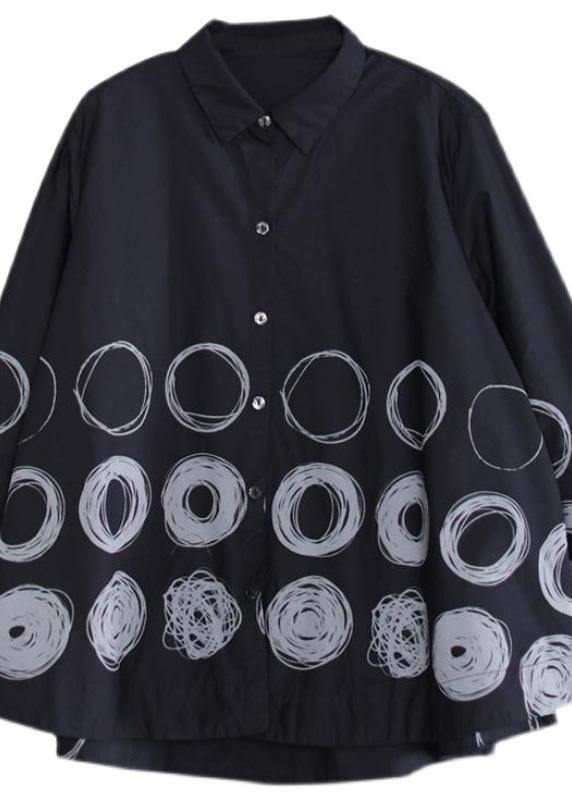 DIY Patchwork-Shirts mit schwarzen Punkten