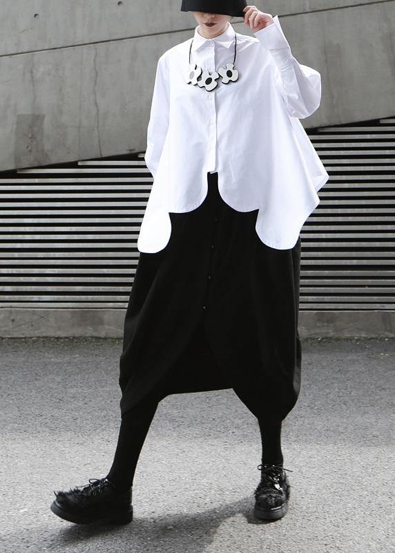 Elegante weiße Baumwollkleidung für Frauen mit asymmetrischem Saum Sommerhemden