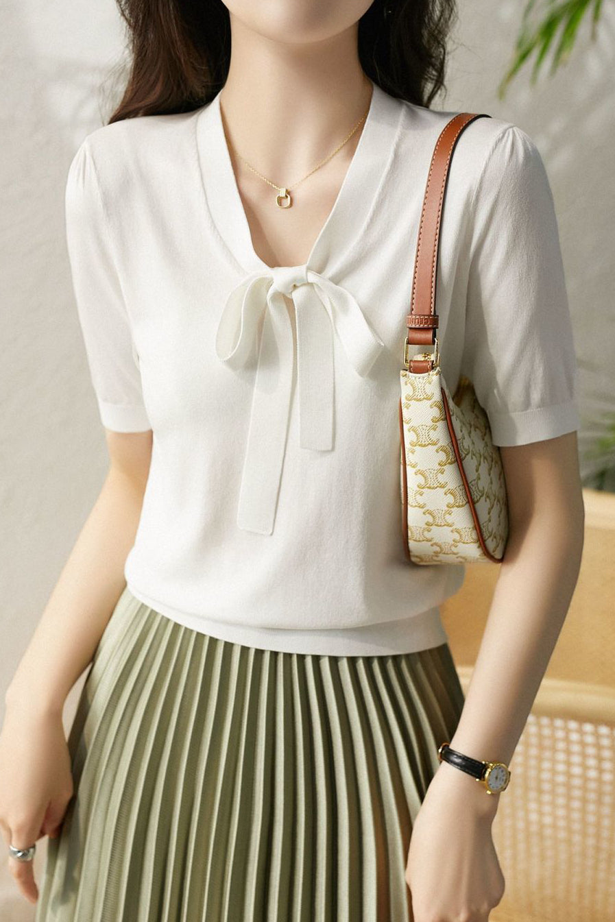 Elegantes Krawatten-Stricktop