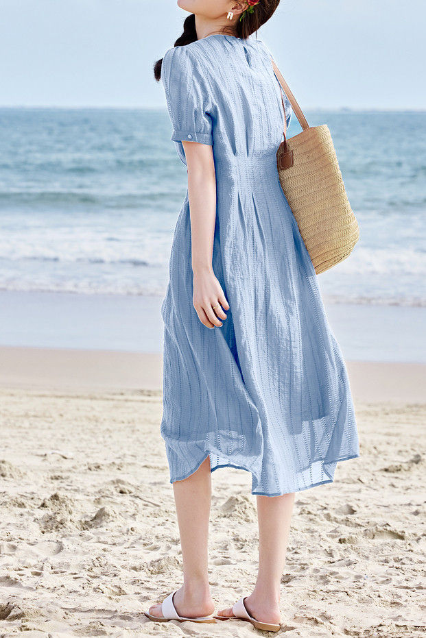 Einfarbiges, strukturiertes Kleid