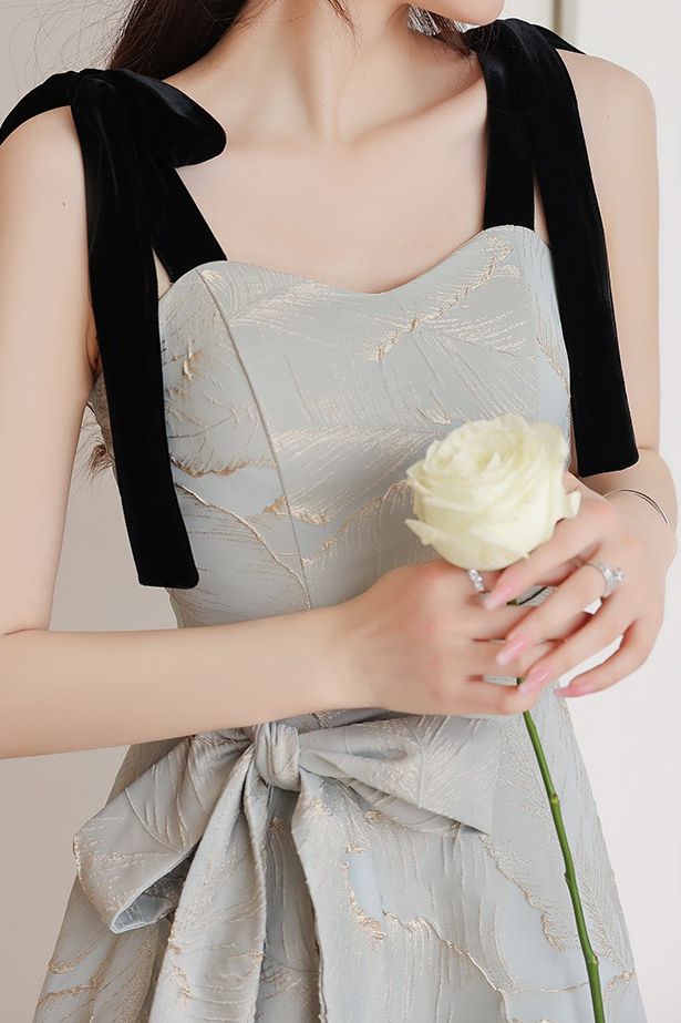 Elegantes Abendkleid im französischen Stil