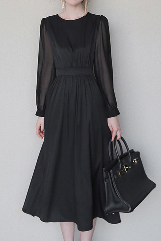 Elegantes, tailliertes A-Linien-Kleid