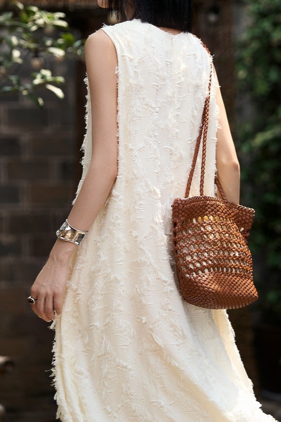 Elegantes strukturiertes ärmelloses Kleid