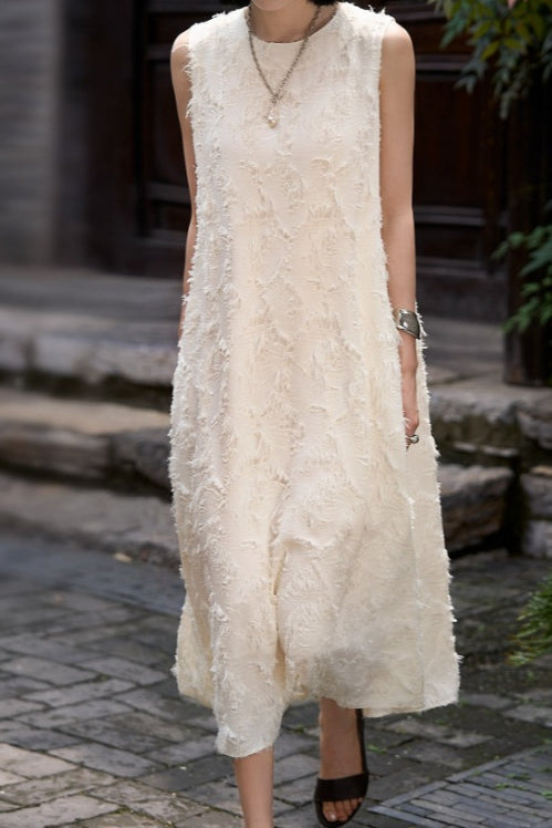 Elegantes strukturiertes ärmelloses Kleid