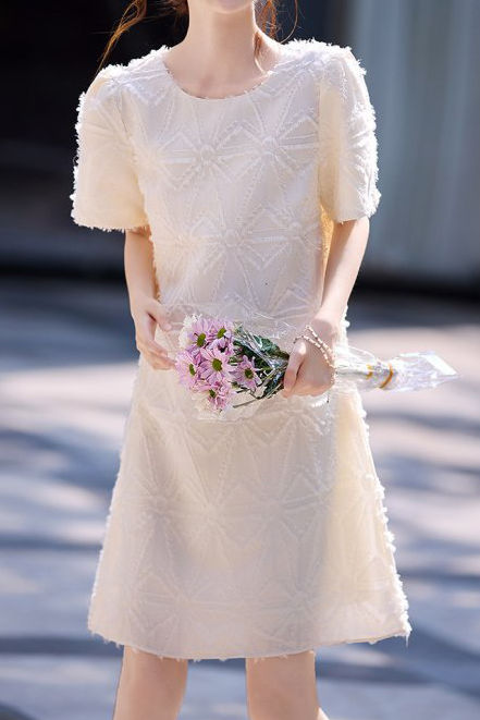 Elegantes weiches, geschorenes Texturkleid