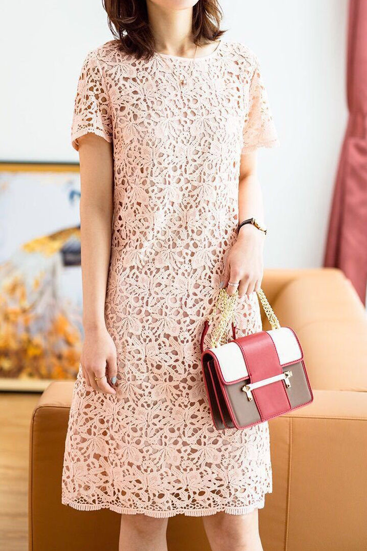 Modisches Spitzen-Hollow-Out-Kleid